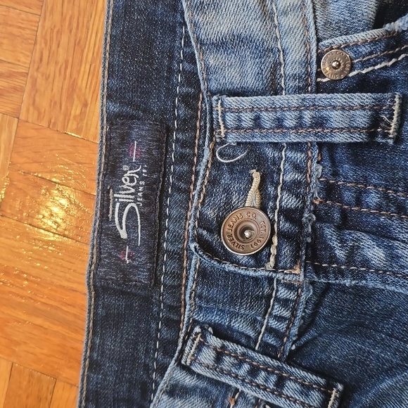 Silver Jeans. Zan W33 L36 - Picture 2 of 7